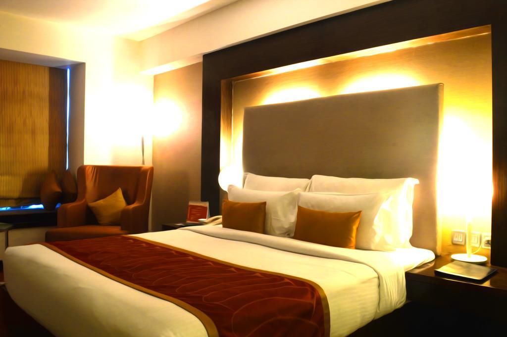 The Pride Hotel, Бангалор Экстерьер фото