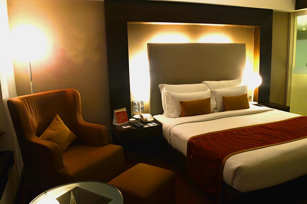 The Pride Hotel, Бангалор Экстерьер фото