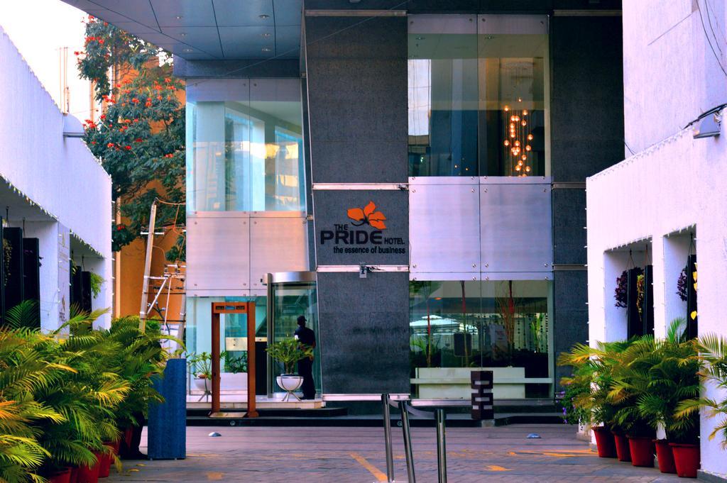 The Pride Hotel, Бангалор Экстерьер фото